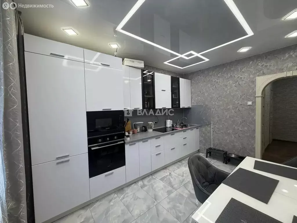 2-комнатная квартира: Чита, микрорайон Октябрьский, 13 (67.8 м) - Фото 2