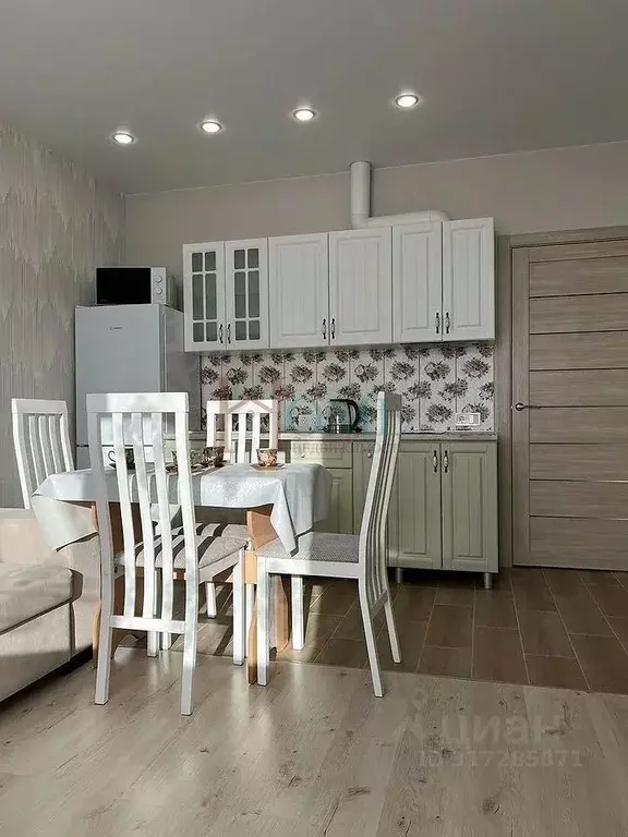 2-к кв. Новосибирская область, Новосибирск ул. Кирова, 236 (41.0 м) - Фото 0