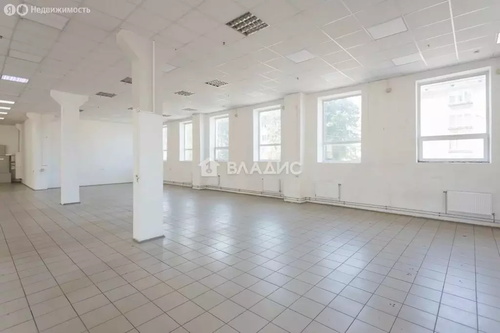 Помещение свободного назначения (700 м) - Фото 1