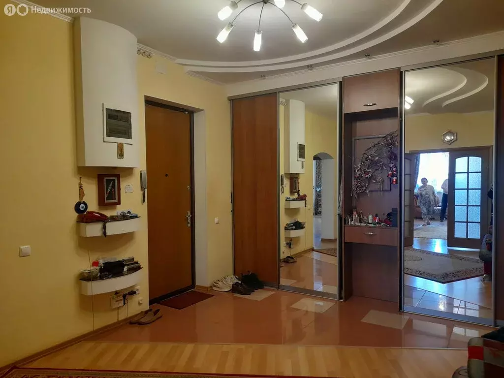 3-комнатная квартира: Волгоград, улица Маршала Чуйкова, 55 (139 м) - Фото 1