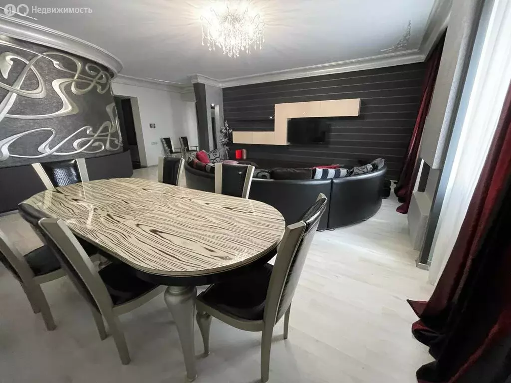 3-комнатная квартира: Нальчик, улица Пушкина, 41 (141 м) - Фото 0