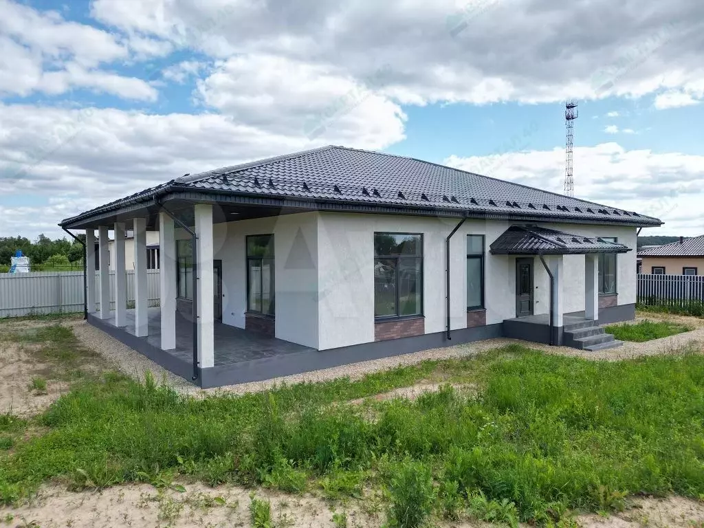 Дом 260 м на участке 22,5 сот. - Фото 0