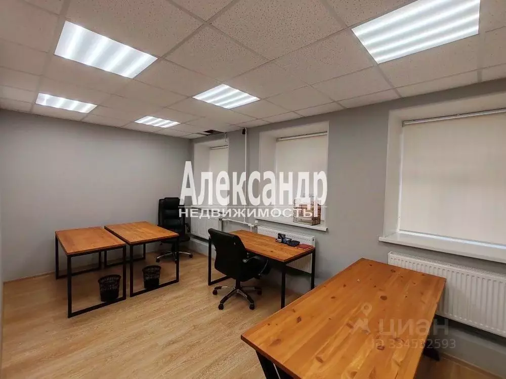 Офис в Санкт-Петербург 10-я Васильевского острова линия, 13 (100 м) - Фото 2