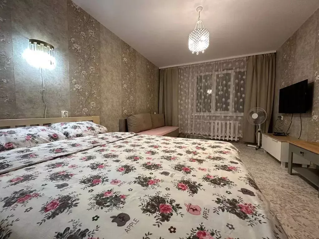 1-к кв. Вологодская область, Череповец просп. Победы, 186 (30.0 м) - Фото 1