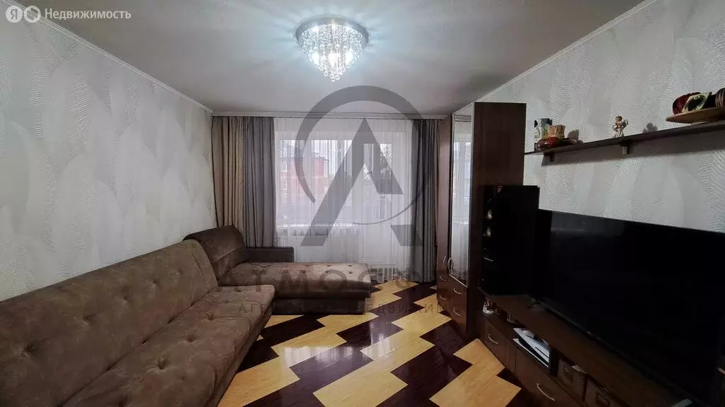 2-комнатная квартира: Апшеронск, улица Комарова, 105 (53.3 м) - Фото 0