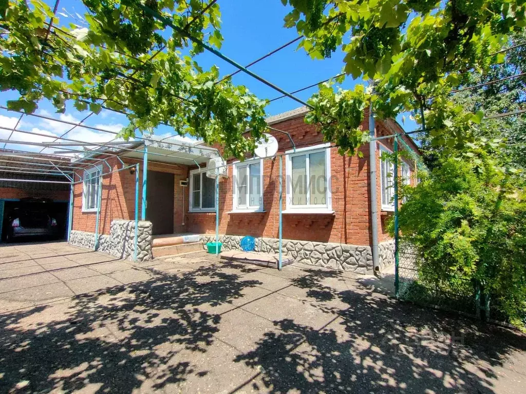 Дом в Краснодарский край, Динской район, Васюринское с/пос, ... - Фото 1