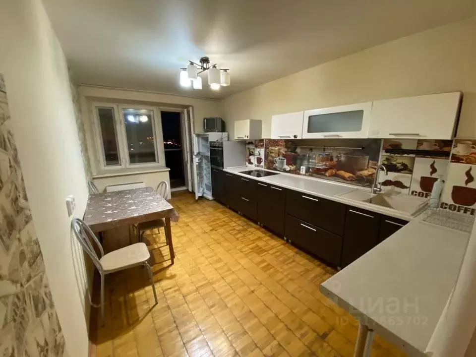 3-к кв. Свердловская область, Екатеринбург ул. Авиационная, 65к1 ... - Фото 0