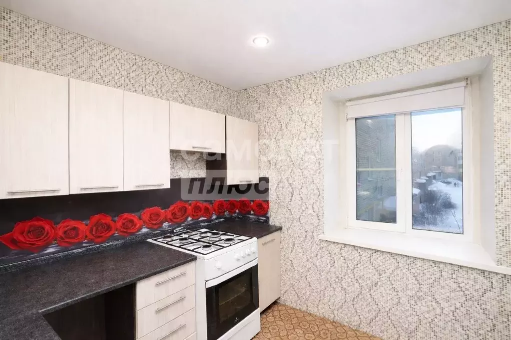 3-к кв. Челябинская область, Верхний Уфалей ул. Чекасина, 4 (65.6 м) - Фото 2