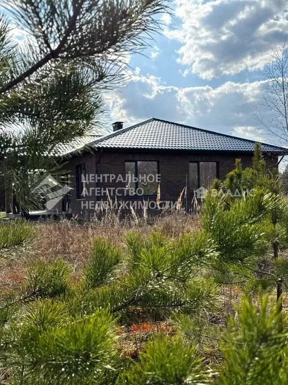 Дом в Рязанская область, Рязанский муниципальный округ, с. Семкино  ... - Фото 1