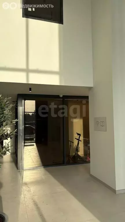 3-комнатная квартира: Тюмень, улица Тимофея Чаркова, 93 (84 м) - Фото 1