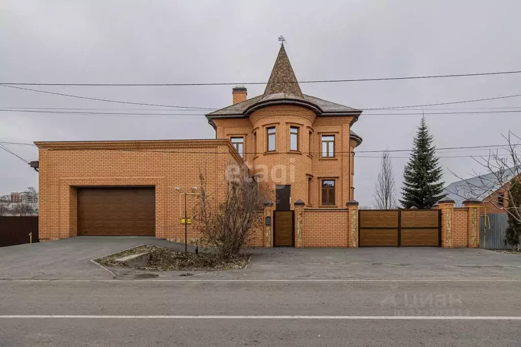 Дом в Тюменская область, Тюмень ул. Коммуны (600 м) - Фото 1