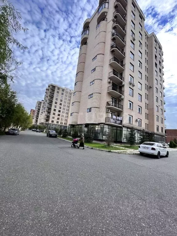 2-к кв. Дагестан, Махачкала ул. Ирчи Казака, 53Гк3 (93.0 м) - Фото 0
