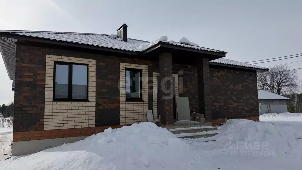 Дом в Башкортостан, Иглинский район, Акбердинский сельсовет ул. ... - Фото 1