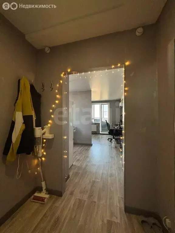Квартира-студия: Набережные Челны, улица Виктора Полякова, 9В (34 м) - Фото 1