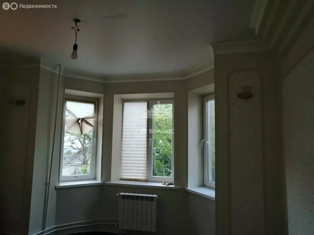 3-комнатная квартира: Керчь, улица Кирова, 51 (68.3 м) - Фото 1