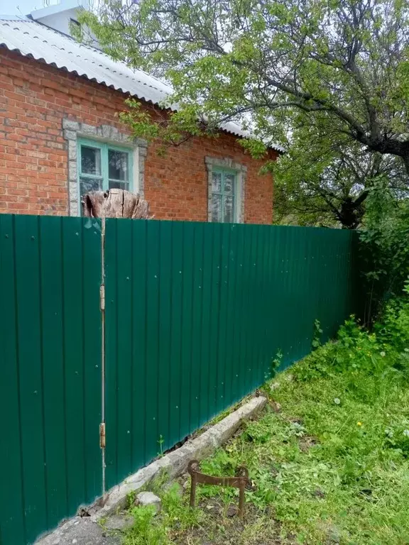 Дом в Ростовская область, Шахты ул. Серова, 2 (80 м) - Фото 0