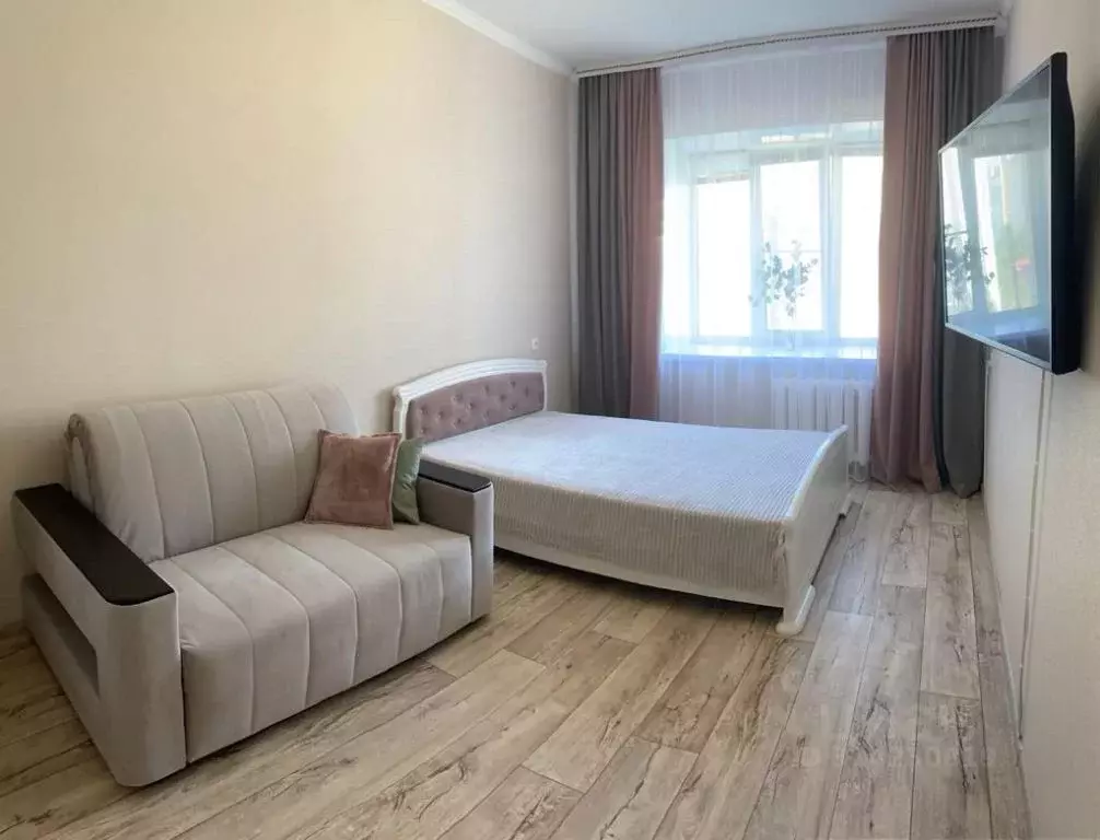 1-к кв. Белгородская область, Губкин Севастопольская ул., 105 (60.0 м) - Фото 0