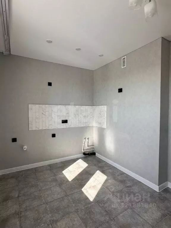 1-к кв. Оренбургская область, Оренбург Планерная ул., 4 (30.4 м) - Фото 0