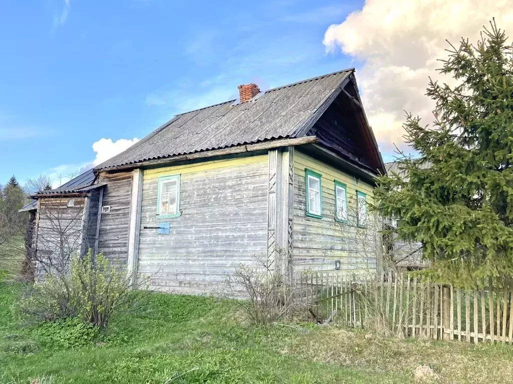 Дом в Ленинградская область, Тихвинский район, Мелегежское с/пос, д. ... - Фото 1