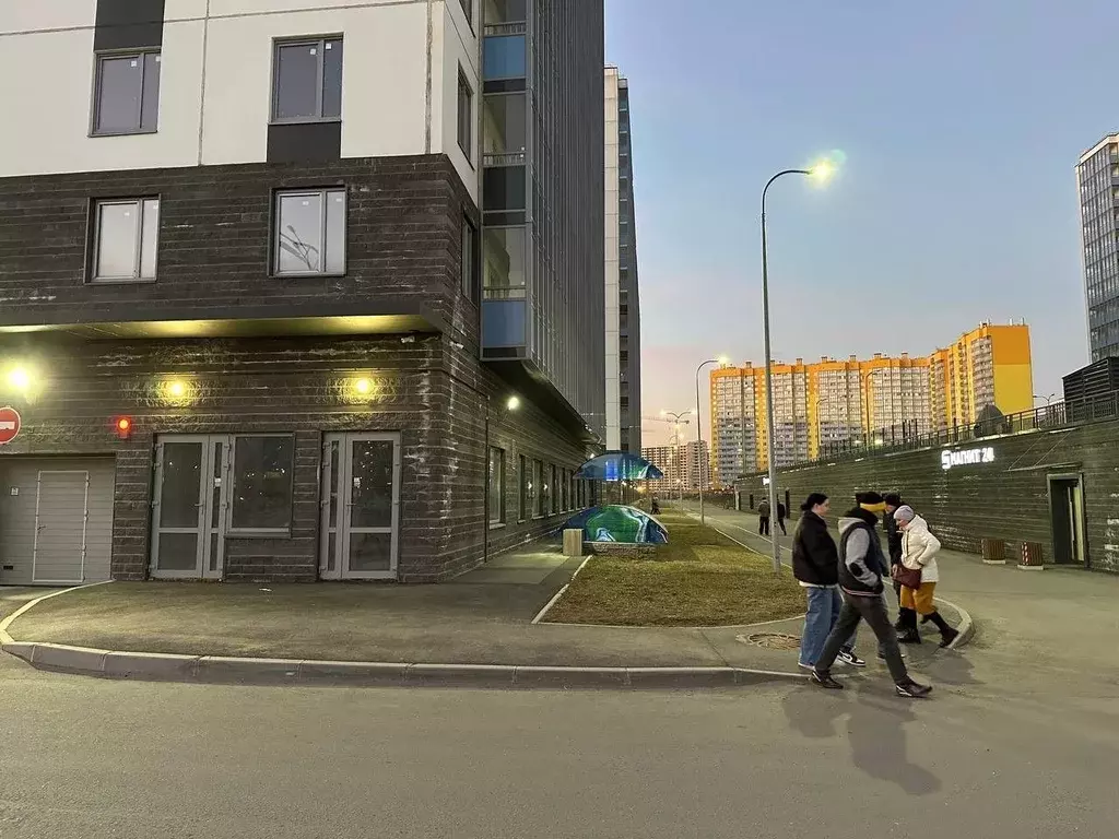 Помещение свободного назначения в Ленинградская область, Мурино ... - Фото 1