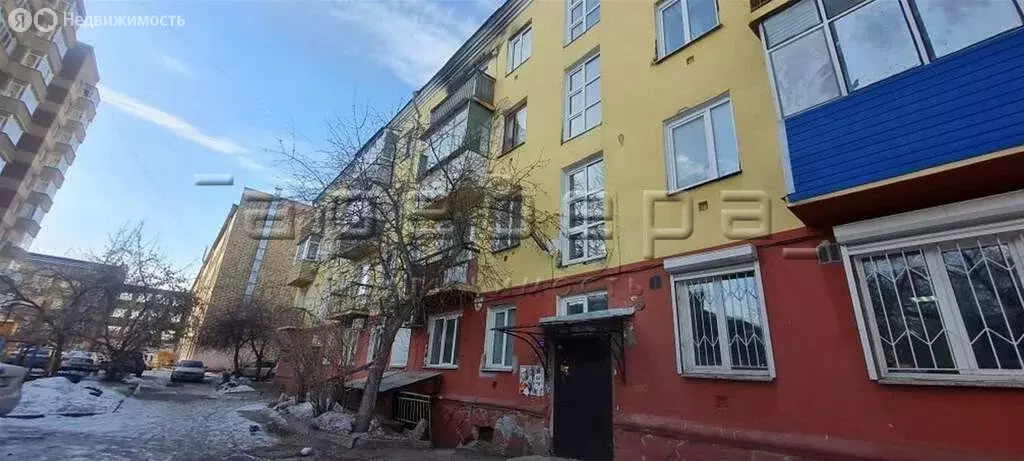 3-комнатная квартира: Красноярск, улица Марковского, 55 (57 м) - Фото 1