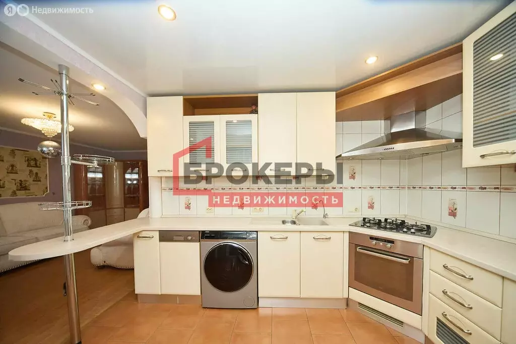 4-комнатная квартира: Севастополь, улица Ефремова, 24 (95.6 м) - Фото 2