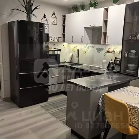 3-к кв. Тюменская область, Тюмень ул. Анатолия Клиндюка, 3 (81.2 м) - Фото 2