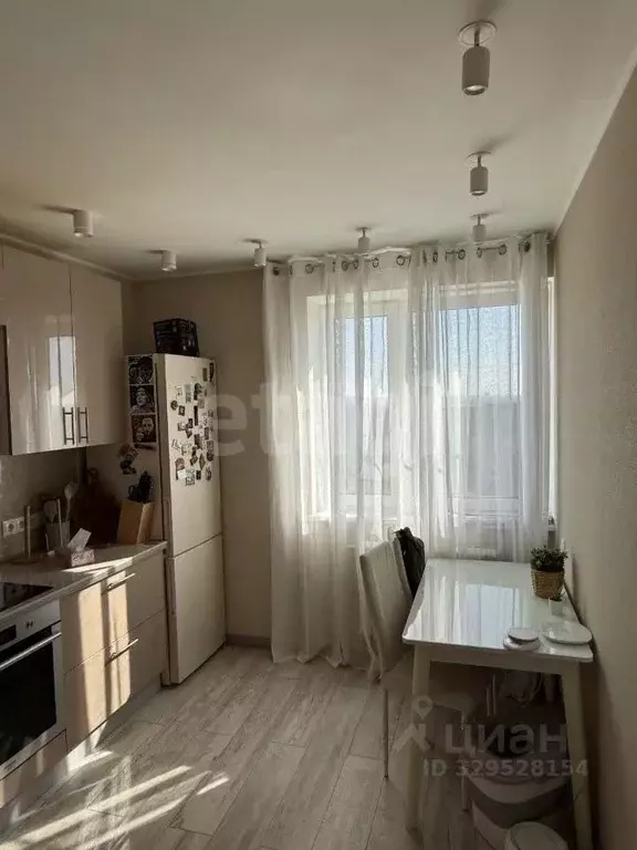 2-к кв. Московская область, Лобня Центральная ул., 8 (57.6 м) - Фото 1