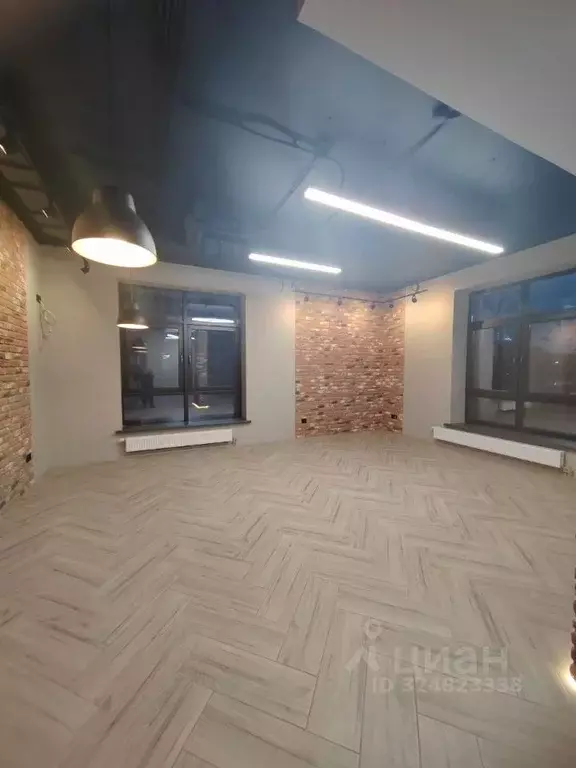 Помещение свободного назначения в Татарстан, Казань ул. Гладилова, 54 ... - Фото 1