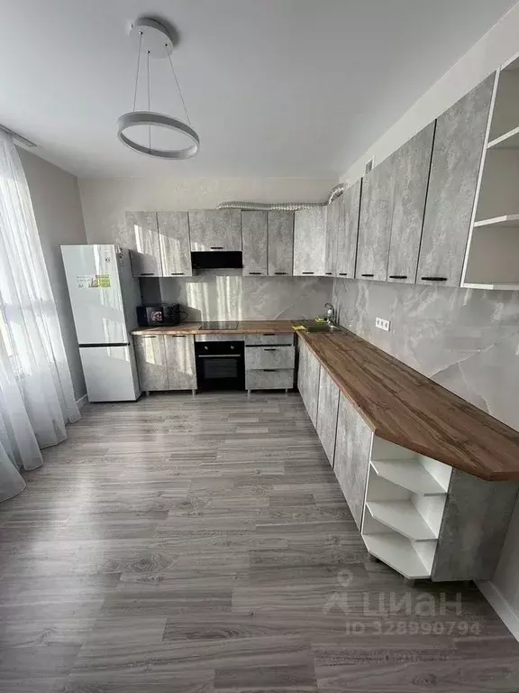 2-к кв. Крым, Симферополь просп. Александра Суворова, 101 (58.0 м) - Фото 1