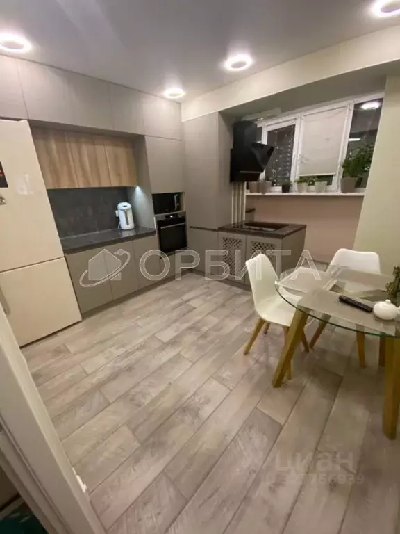 2-к кв. Тюменская область, Тюмень ул. Федюнинского, 60 (58.5 м) - Фото 2