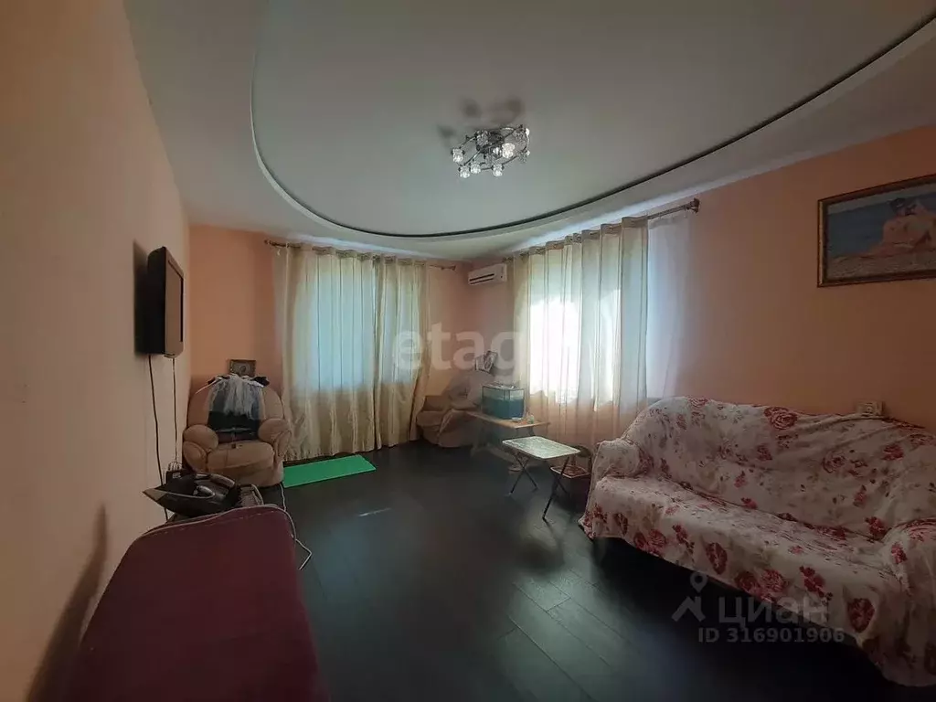 Дом в Белгородская область, Валуйки Магистральная ул. (160 м) - Фото 0