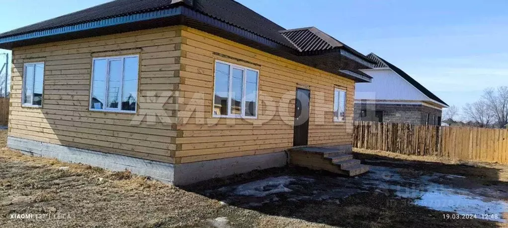 Дом в Хакасия, Усть-Абаканский район, пос. Расцвет ул. Тихая (100 м) - Фото 1