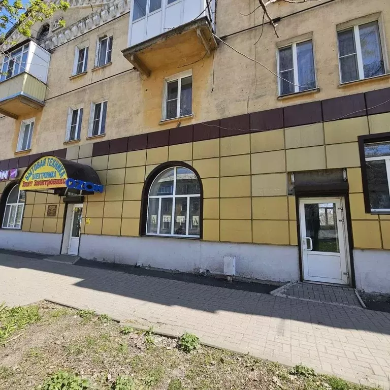 Помещение свободного назначения в Ростовская область, Зверево ул. ... - Фото 1