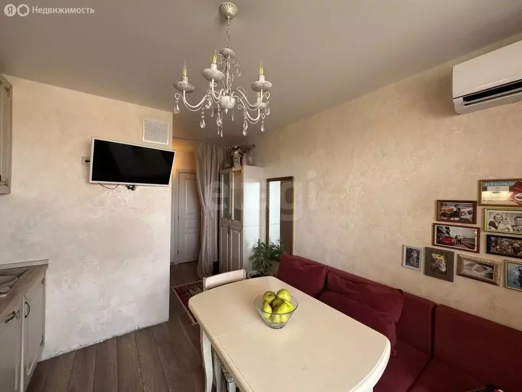 2-комнатная квартира: Озерск, микрорайон Заозёрный, 6/5 (60.3 м) - Фото 1