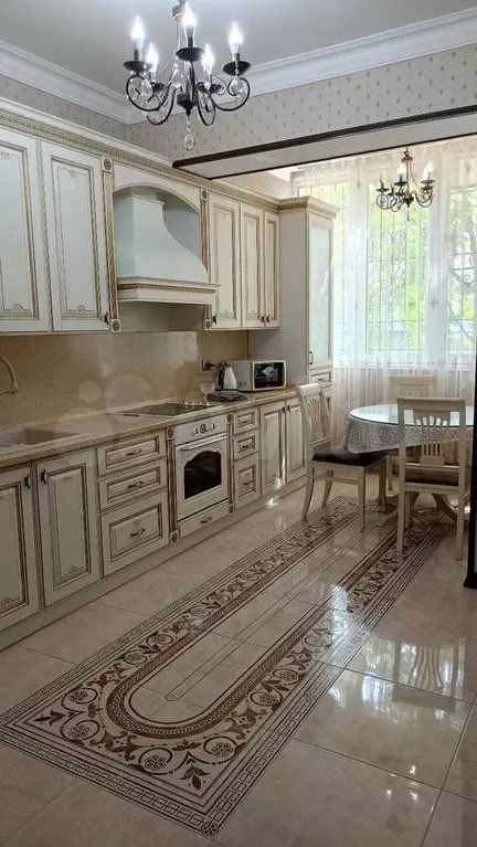 3-к. квартира, 100 м, 1/5 эт. - Фото 1
