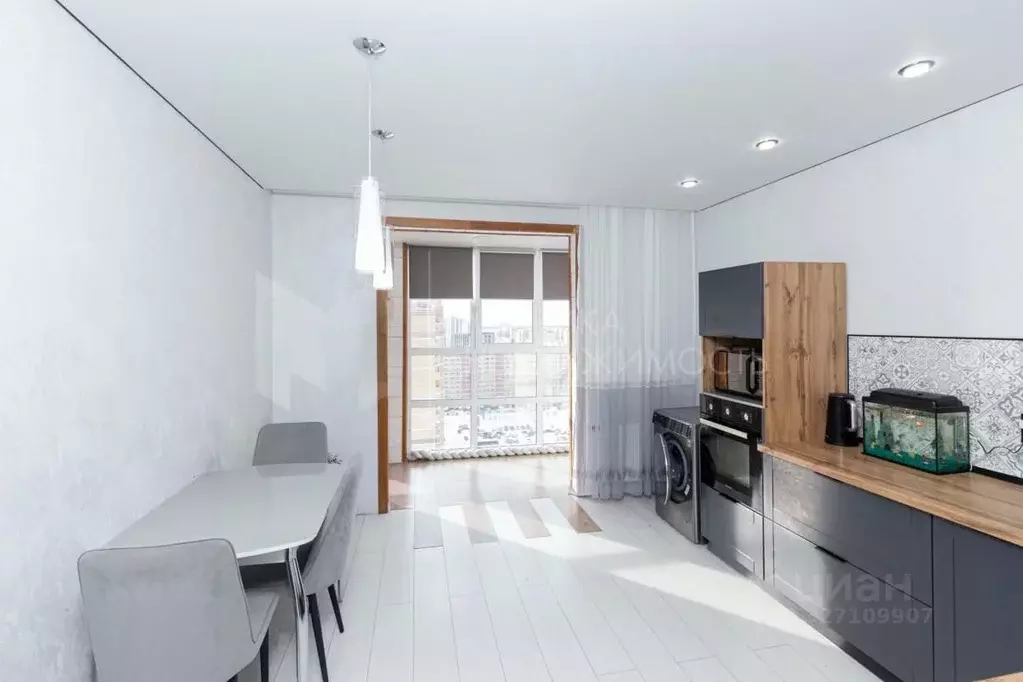 2-к кв. Тюменская область, Тюмень ул. Андрея Бушуева, 2 (59.8 м) - Фото 1