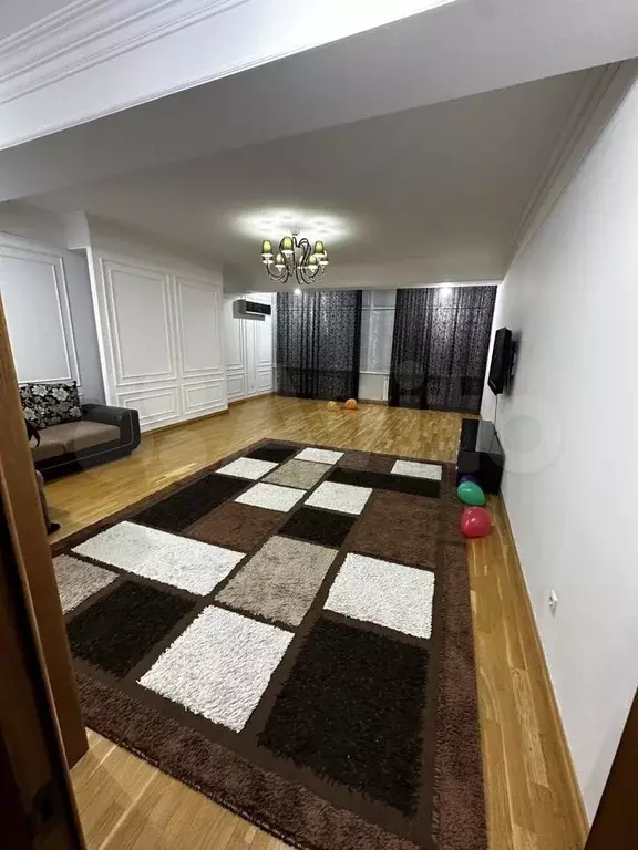 4-к. квартира, 150м, 2/4эт. - Фото 1