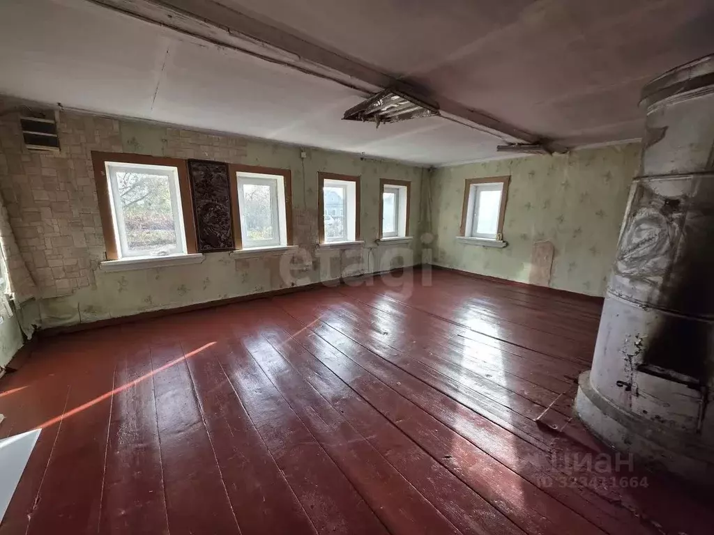 Дом в Ленинградская область, Киришский район, Пчевское с/пос, д. ... - Фото 1