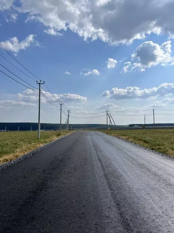 Участок в Свердловская область, Сысертский городской округ, с. ... - Фото 0