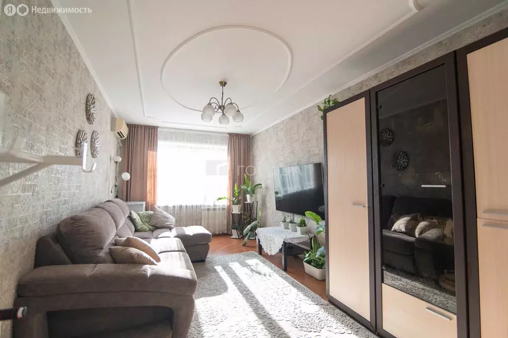 3-комнатная квартира: Барнаул, улица Попова, 114 (67.4 м) - Фото 0