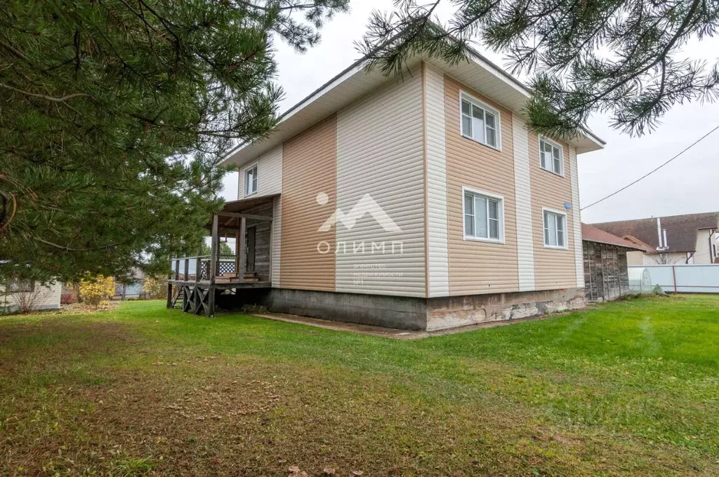 Дом в Вологодская область, с. Кубенское ул. Молодежная (240 м) - Фото 1