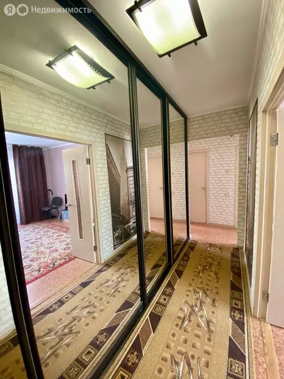 2-комнатная квартира: Челябинск, улица Братьев Кашириных, 154А (56.3 ... - Фото 2