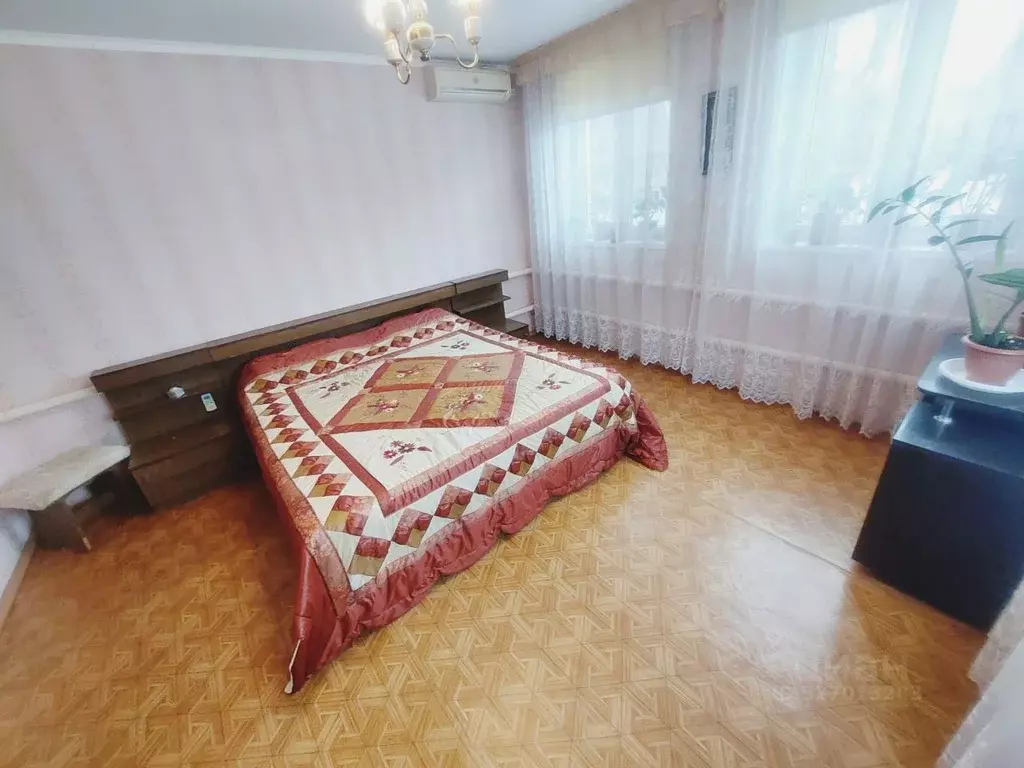 Дом в Астраханская область, Астрахань ул. Набережная Тимирязева (94 м) - Фото 2