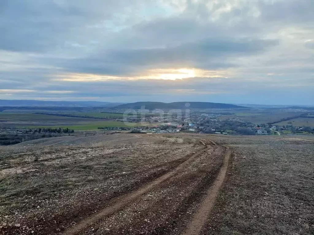 Участок в Крым, Симферопольский район, Трудовское с/пос, с. Ивановка  ... - Фото 1