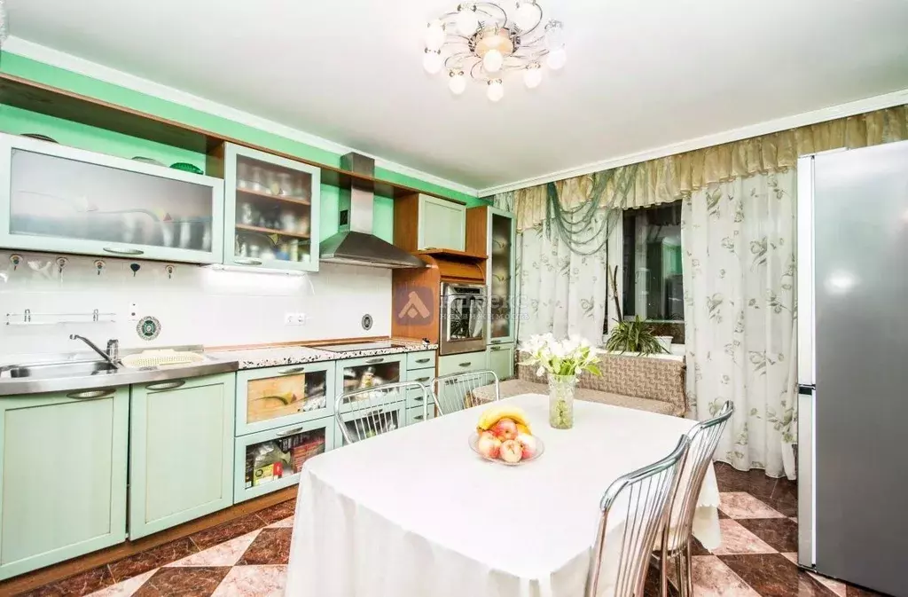 3-к кв. Тюменская область, Тюмень Восточный мкр, ул. Моторостроителей, ... - Фото 1