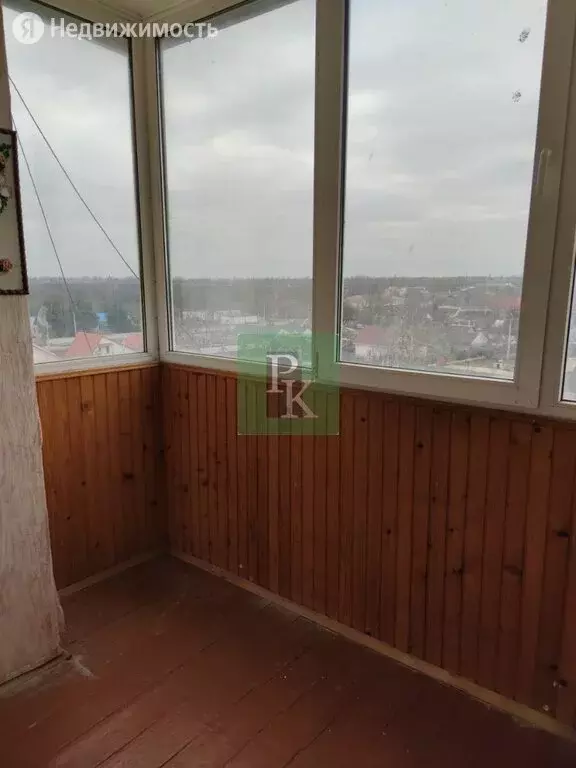 3-комнатная квартира: посёлок городского типа Красногвардейское, улица ... - Фото 0