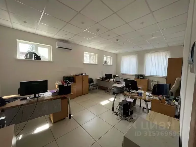 Офис в Нижегородская область, Нижний Новгород ул. Родионова, 102 (140 ... - Фото 1