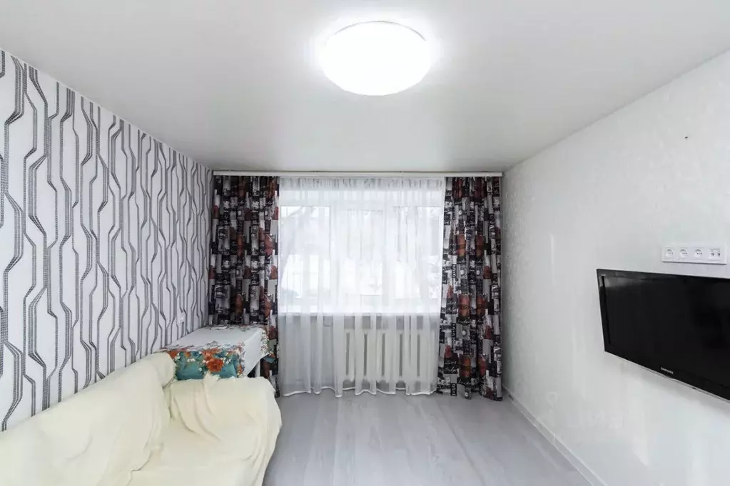 2-к кв. Тюменская область, Тюмень Харьковская ул., 52 (46.0 м) - Фото 1