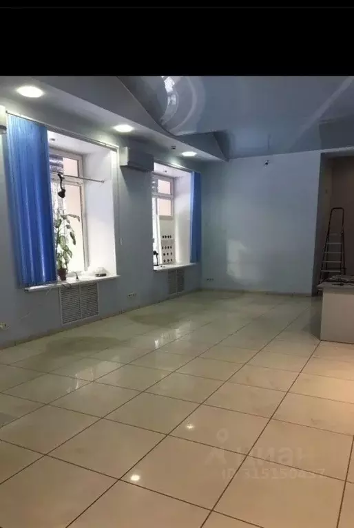 Торговая площадь в Ивановская область, Иваново ул. Калинина, 8 (425 м) - Фото 1